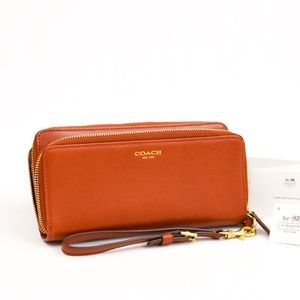 Coach wallet     *NWT*